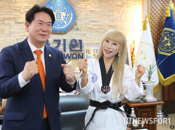 태권도복을 입은 조수미 씨