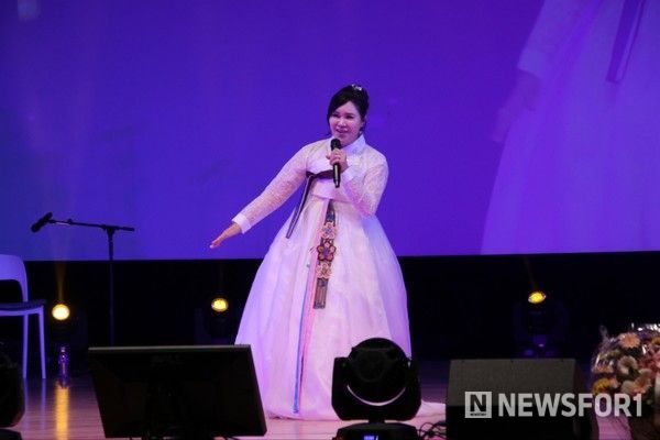 명창 안소라 (의상협찬 백옥수한복)