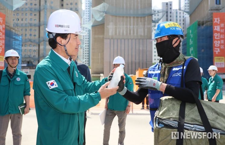 아파트 건설현장 찾아 폭염 대응 체계 점검
